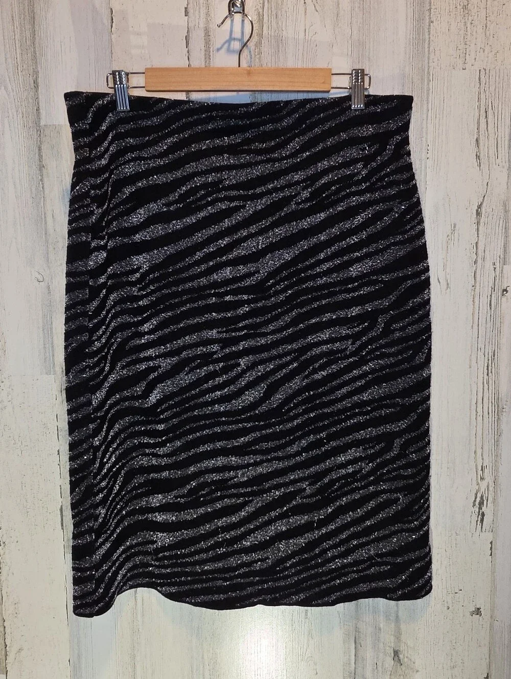 Worthington XL Black Silver Zebra Metallic Knit Pencil Skirt Stretch Animal Prin